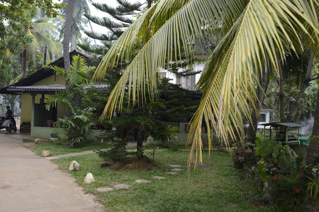 Traveller'S Home Hotel ทิซซามาฮารามา ภายนอก รูปภาพ