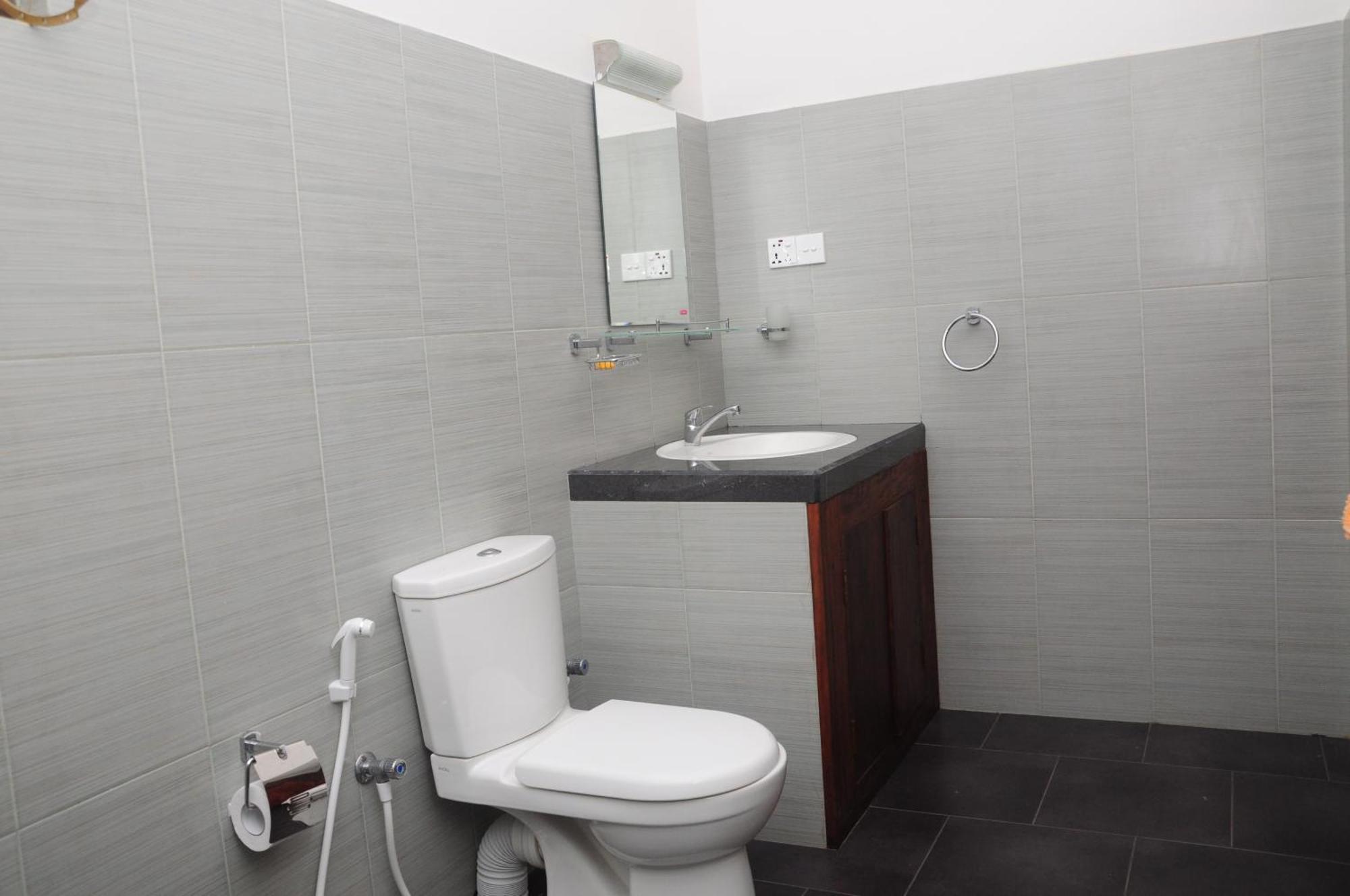 Traveller'S Home Hotel ทิซซามาฮารามา ห้อง รูปภาพ
