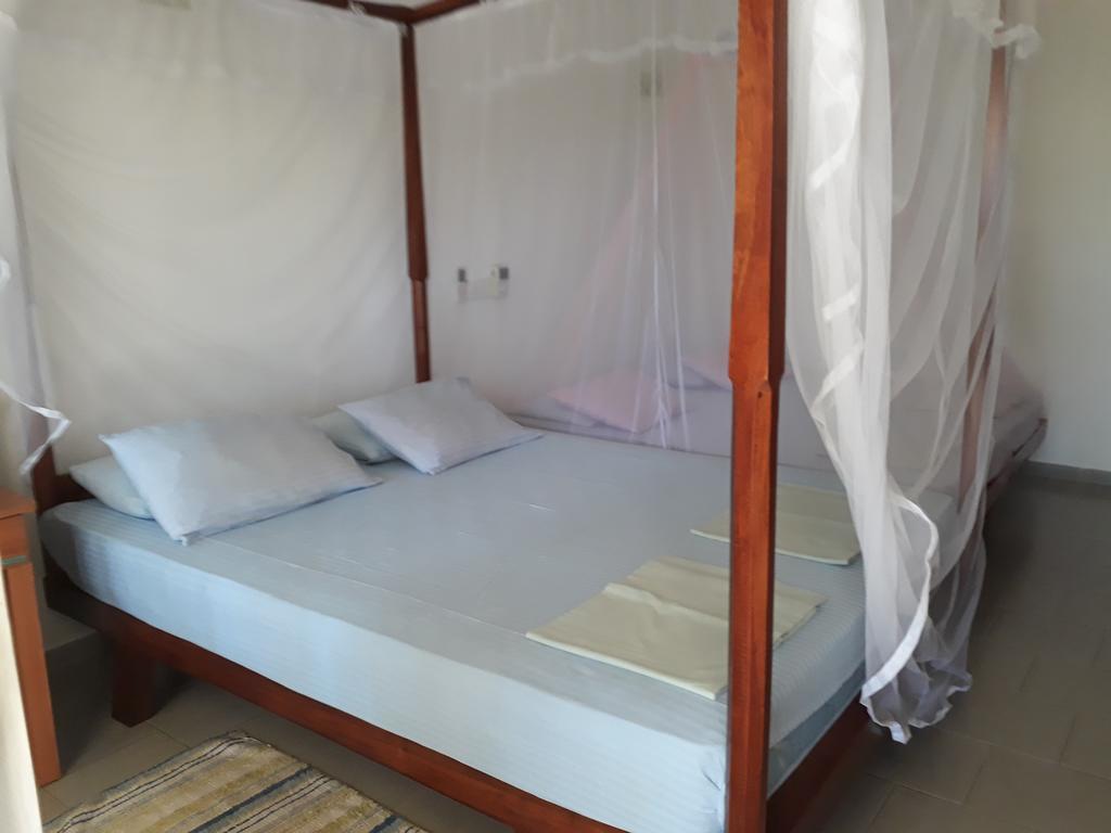 Traveller'S Home Hotel ทิซซามาฮารามา ภายนอก รูปภาพ