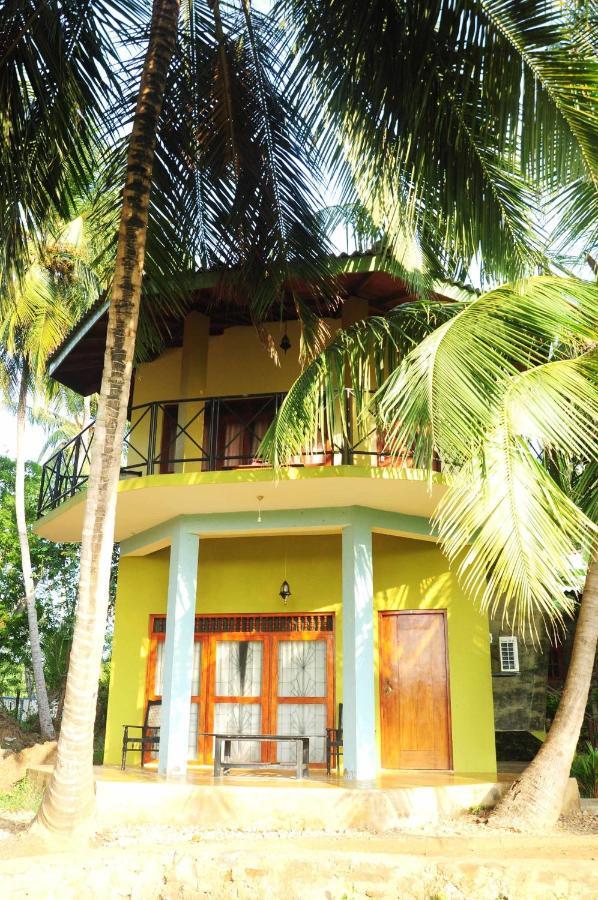 Traveller'S Home Hotel ทิซซามาฮารามา ภายนอก รูปภาพ